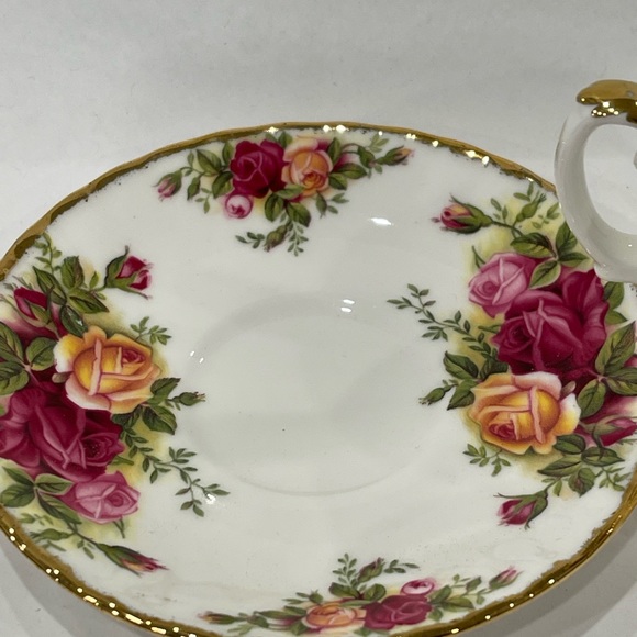 Vintage Royal Albert Bone China Old Country Roses Tea Cup And Saucer Set 1962 - Picture 6 of 13